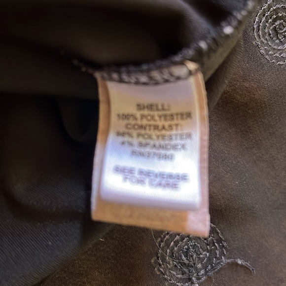 Ladie’s Top - Picture 2 of 4